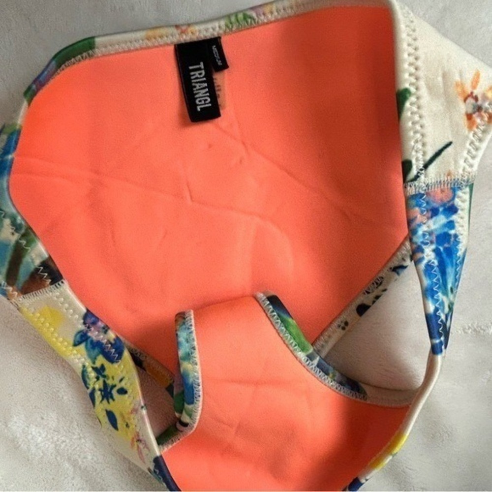 Triangl Bikini Swim Bottoms Floral on Beige Medium. - Picture 5 of 9